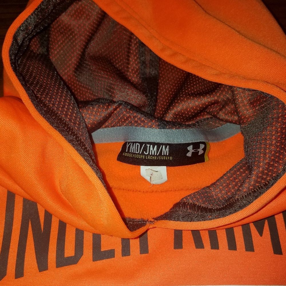 Youth med Under Armour Hoodie